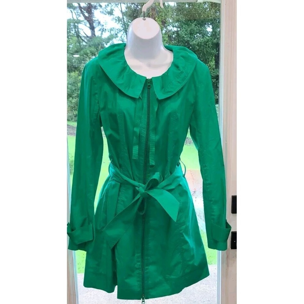 Kristin Davis Small Lightweight Green Trench Coat Style Jacket RuffleCollar Belt